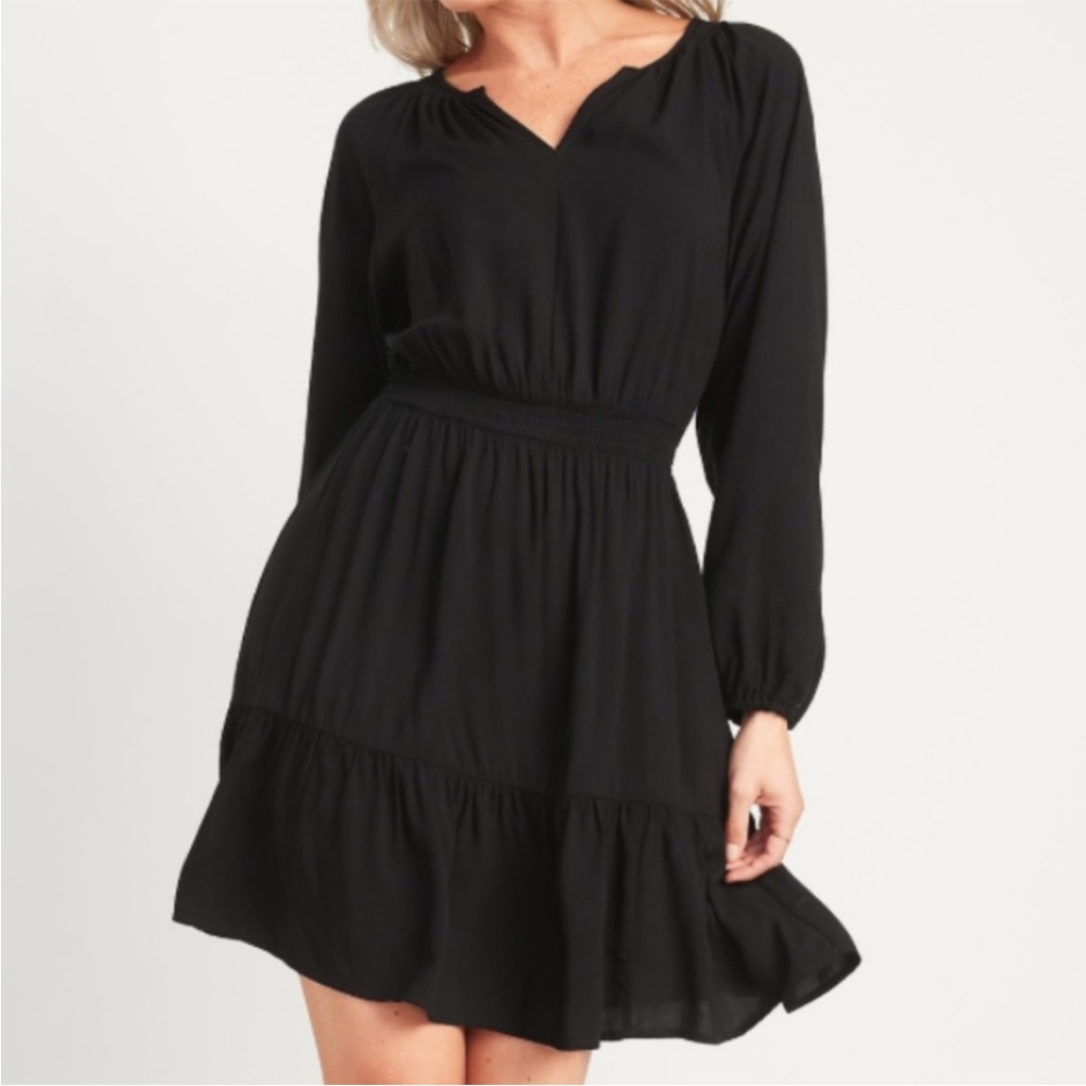 NWT Old Navy Black Waist-Defined Split-Neck Tiered-Hem Dress Size M